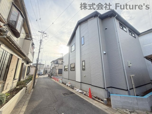 三郷市戸ケ崎3丁目　新築戸建　全1棟の前面道路含む現地写真|前面道路含む現地写真です。