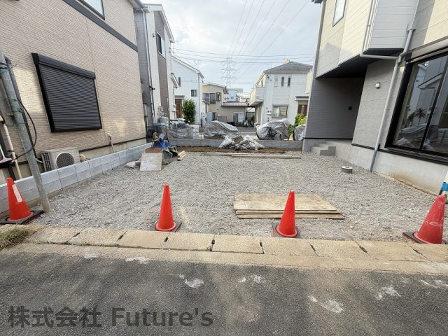 三郷市戸ケ崎3丁目　新築戸建　全1棟の駐車場|現地の写真になります。