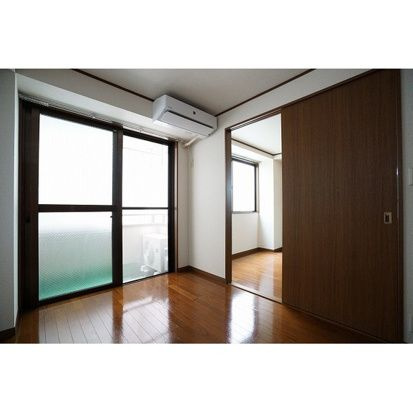 ジュンヴェール山本の居間・リビング