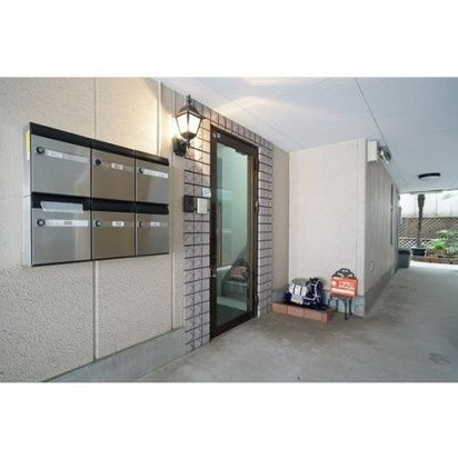 ジュンヴェール山本のエントランス