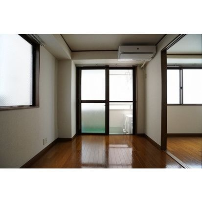 ジュンヴェール山本のバルコニー