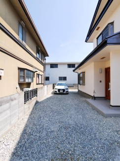 【駐車場】 | カースペースは縦列2台駐車可能