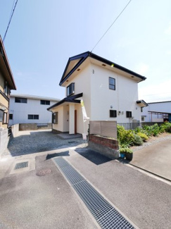 【外観】 | 屋根・外壁塗装済み　しばらく手がかかりません。