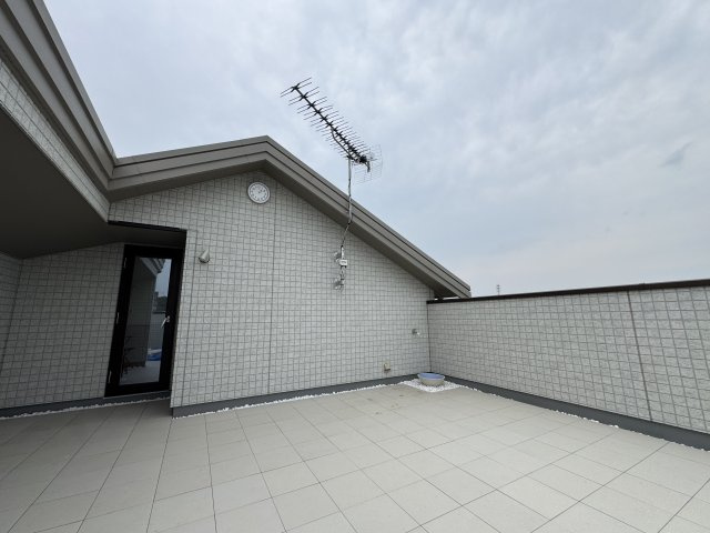 －三丁目不動産ー　築浅美観戸建住宅　児玉下浅見のバルコニー