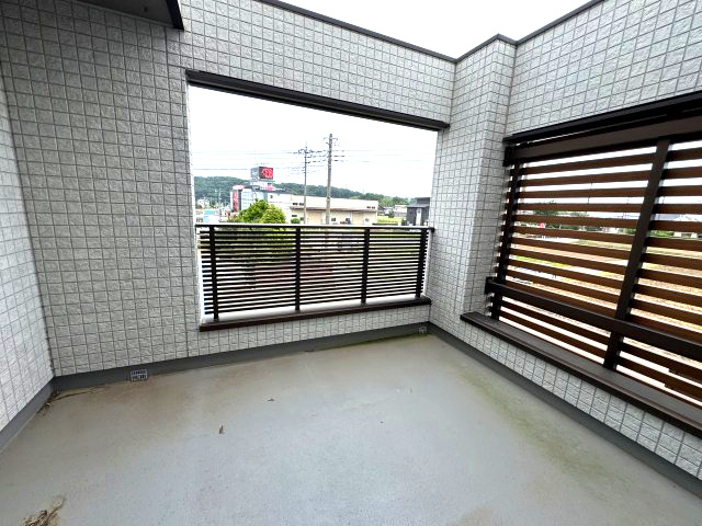 －三丁目不動産ー　築浅美観戸建住宅　児玉下浅見のバルコニー