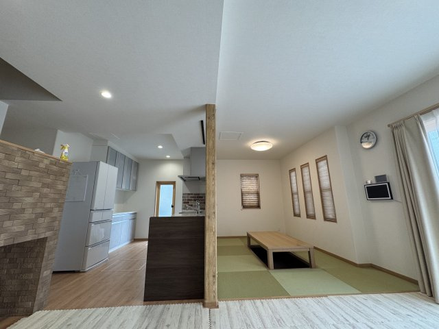 －三丁目不動産ー　築浅美観戸建住宅　児玉下浅見の居間・リビング