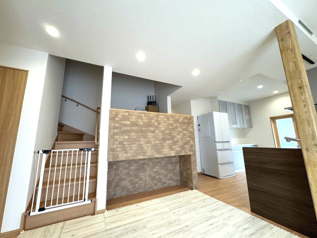 －三丁目不動産ー　築浅美観戸建住宅　児玉下浅見の居間・リビング