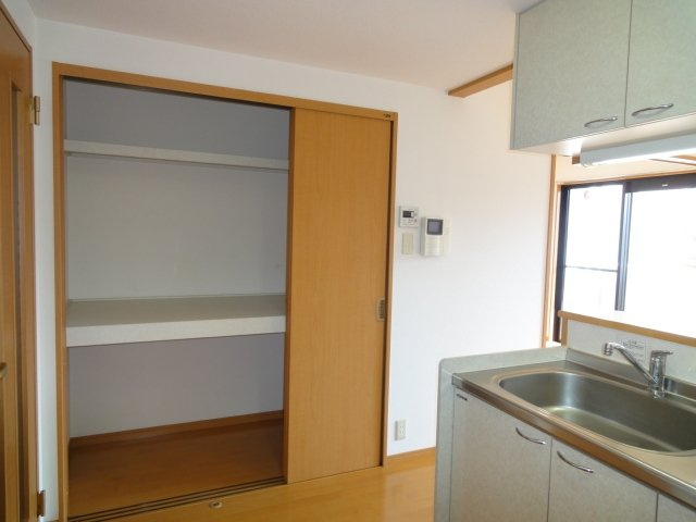 熊本市南区近見６丁目の賃貸マンションの収納