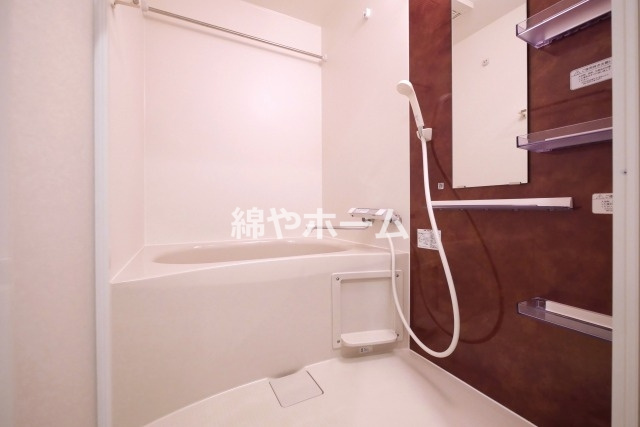 セレニテ難波ミラク壱番館 の浴室|きれいなお風呂です