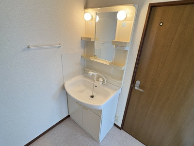 【独立洗面台】 | メゾン牧内 | シャワー付洗面化粧台