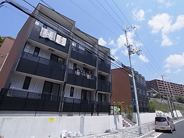 神戸市須磨区須磨浦通６丁目のアパートの外観