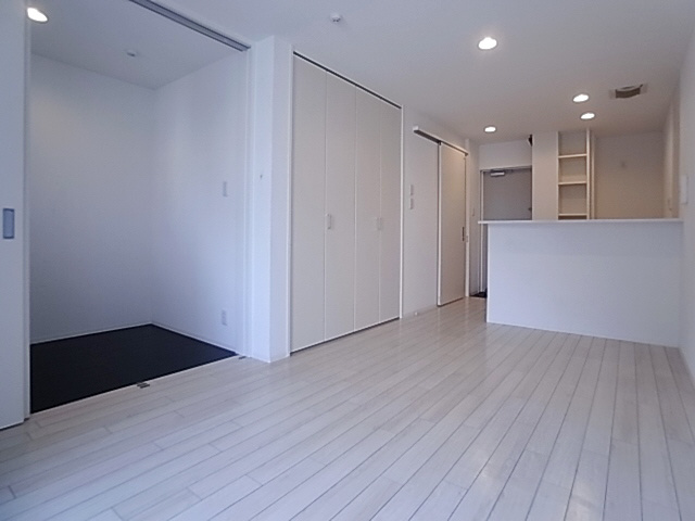 神戸市須磨区須磨浦通６丁目のアパートの居間・リビング|リビング