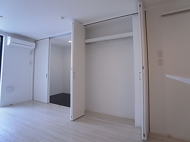 神戸市須磨区須磨浦通６丁目のアパートの収納|クローゼット