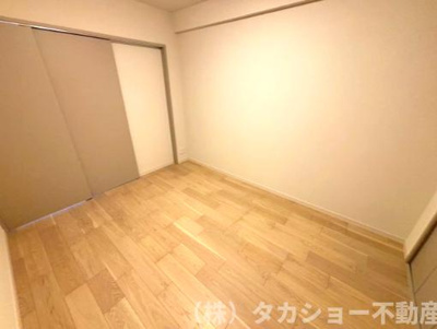 【寝室】 | ザ・レジデンス稲毛台ミッドコートイースト | 広くて明るい寝室