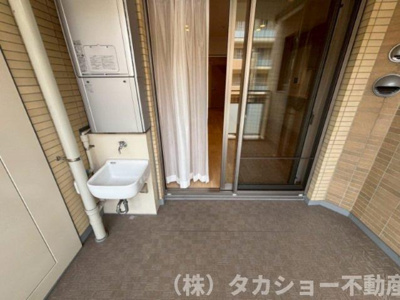 【バルコニー】 | ザ・レジデンス稲毛台ミッドコートイースト | バルコニーにはスロップシンクが御座います。