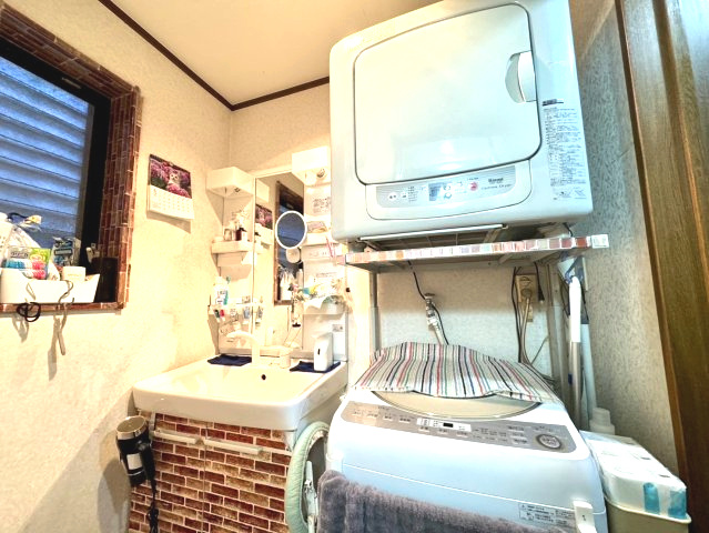 日ノ出2丁目 中古戸建ての独立洗面台