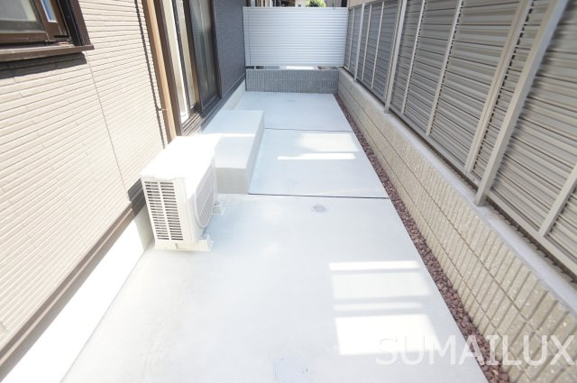 熊本市南区御幸笛田１丁目のアパートのバルコニー