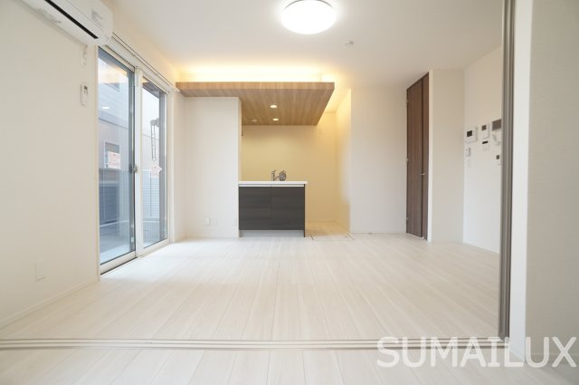 熊本市南区御幸笛田１丁目のアパートの居間・リビング