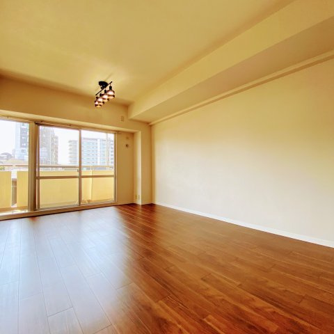 伊丹パーク・ホームズ　１号棟の居間・リビング|LDK