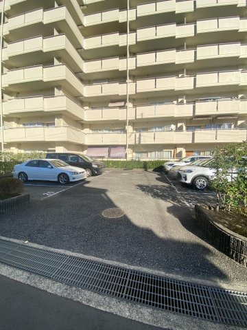 伊丹パーク・ホームズ　１号棟の駐車場|駐車場