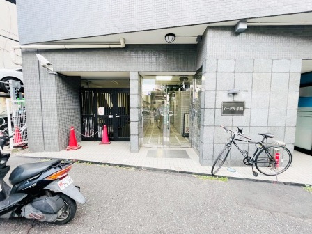 イーグル巣鴨のエントランス