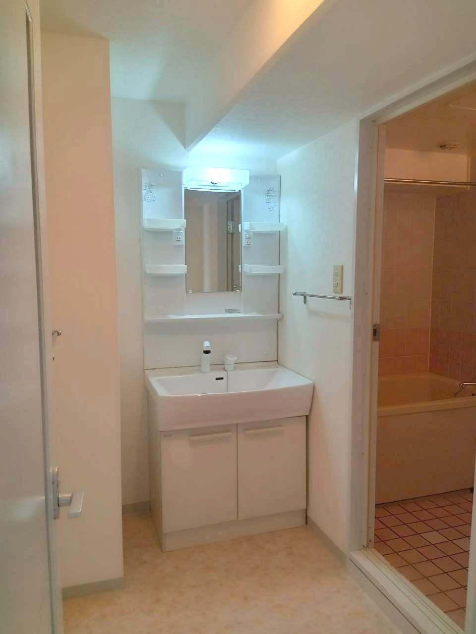 エステム堺萩原天神の独立洗面台