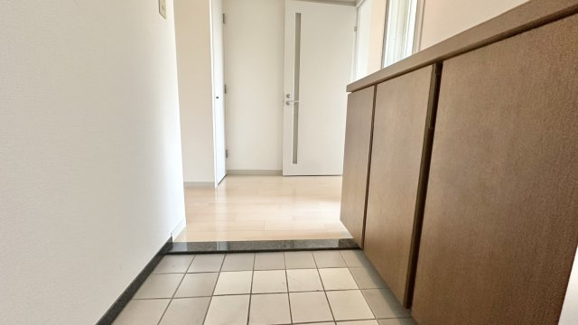 エステム堺萩原天神の玄関