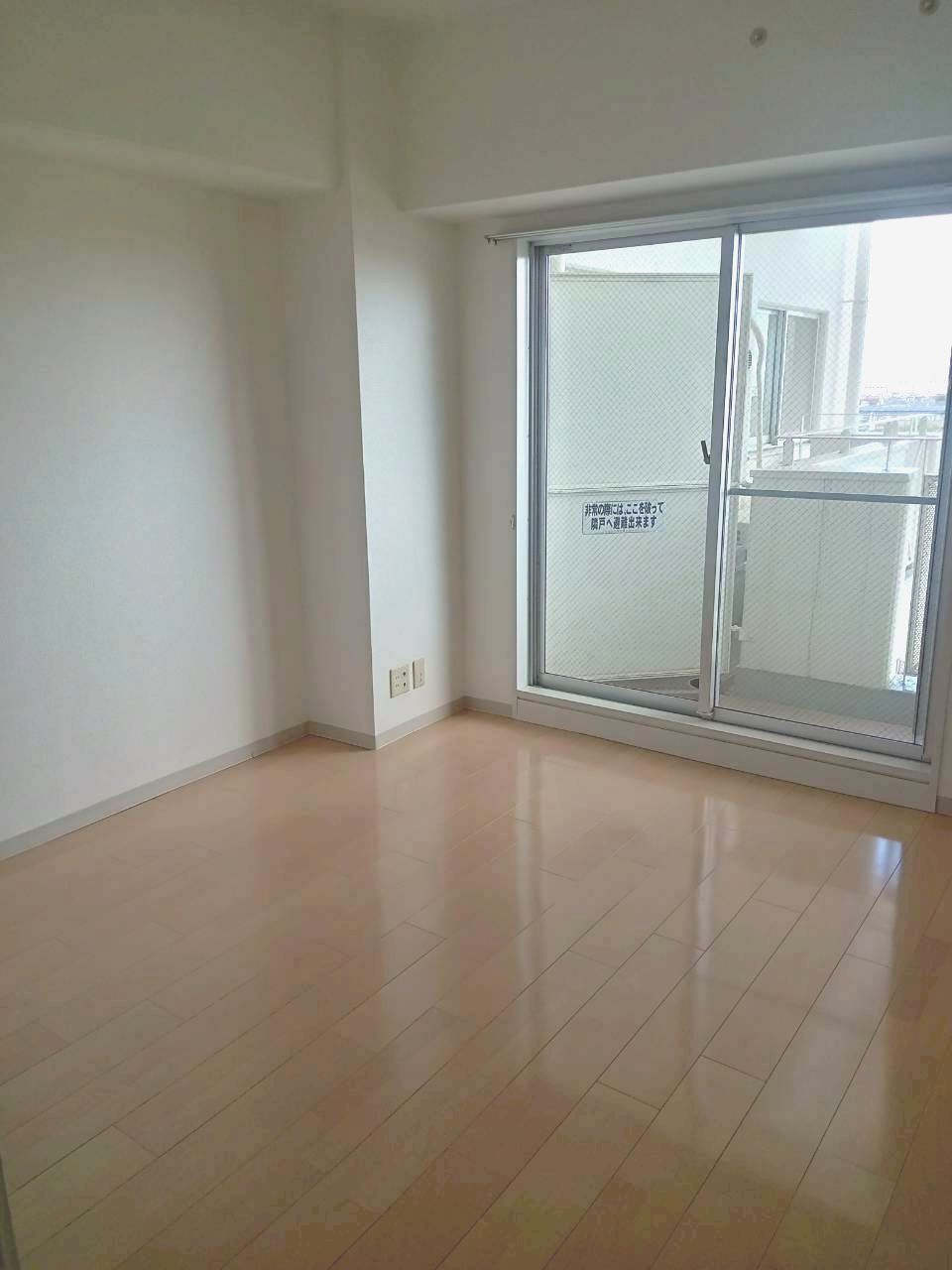 エステム堺萩原天神の洋室