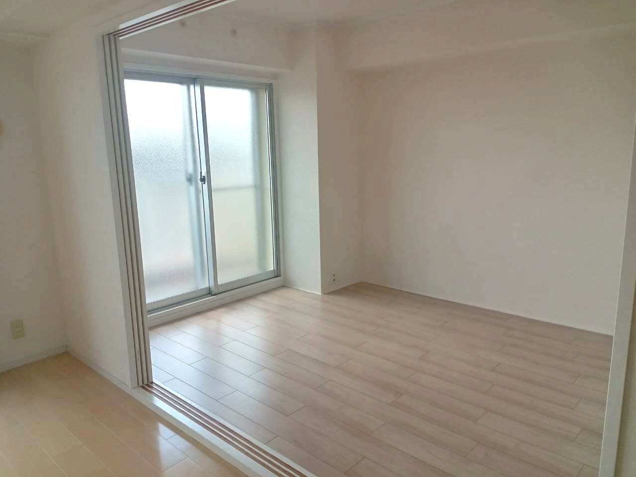 エステム堺萩原天神の洋室