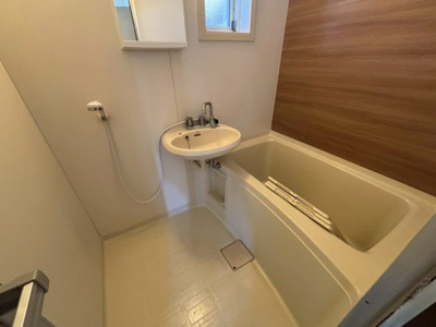 【浴室】 | メゾン・ルピナス | ※クリーニング前の写真です。