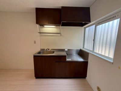 【キッチン】 | メゾン・ルピナス | ※クリーニング前の写真です。