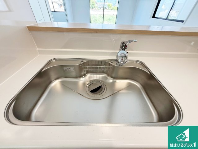 紀の川市下井阪　第3期　新築一戸建ての設備|洗い物も楽にできる、広々シンク！