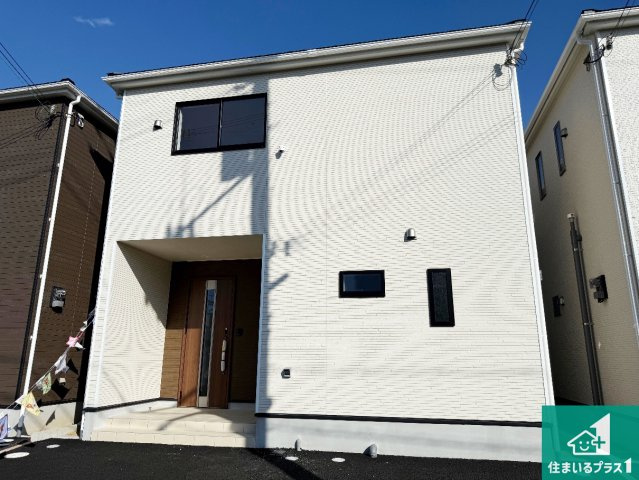 紀の川市下井阪　第3期　新築一戸建ての外観|安心の10年保証！外観を美しく保ち、雨水で汚れを落とします！気になることがありましたら、お気軽にお問い合わせください！