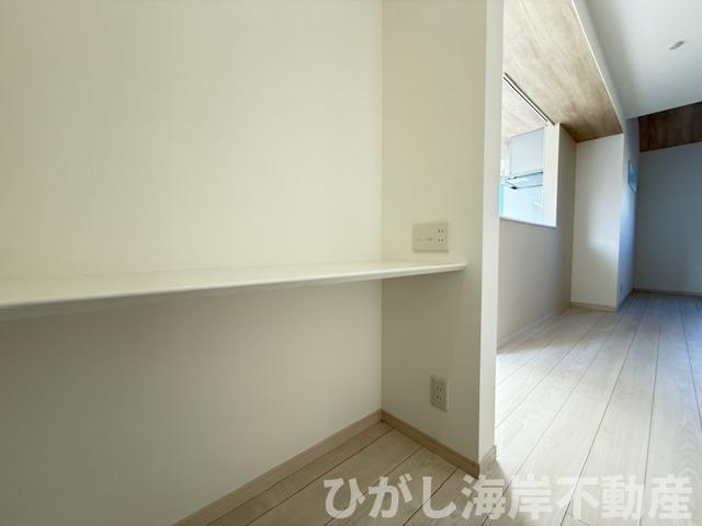 茅ヶ崎市今宿　新築戸建　全２棟の居間・リビング|LDK　カウンタースペース