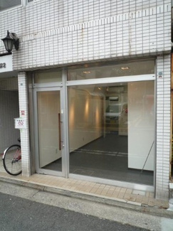【エントランス】