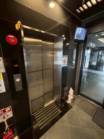 大阪市北区天満１丁目の賃貸マンションのエントランス