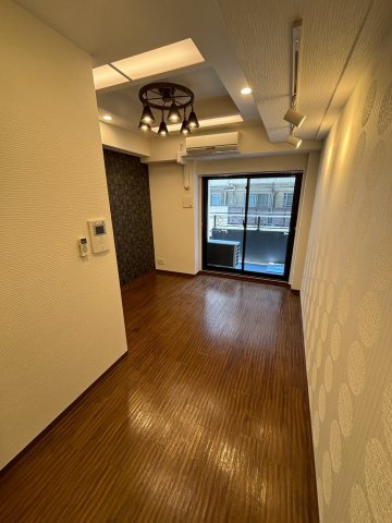 大阪市北区天満１丁目の賃貸マンションの居間・リビング