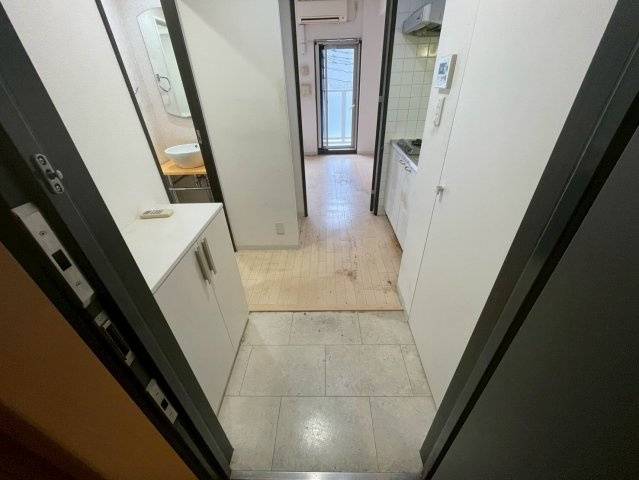 ルクレ西長堀の玄関