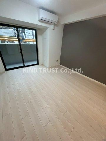 ロイヤルパークヒルズうめきたの居間・リビング|ゆったりとした居間です