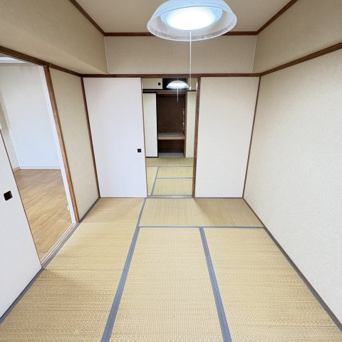 サンハイツかどやの和室