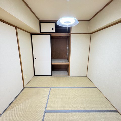 サンハイツかどやの和室