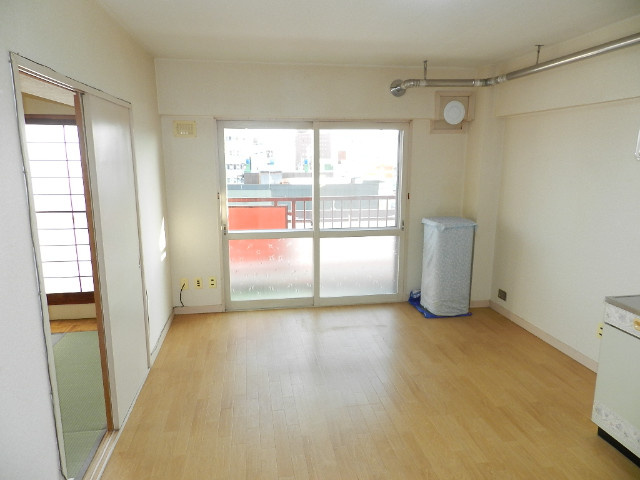 サンハイツかどやの居間・リビング