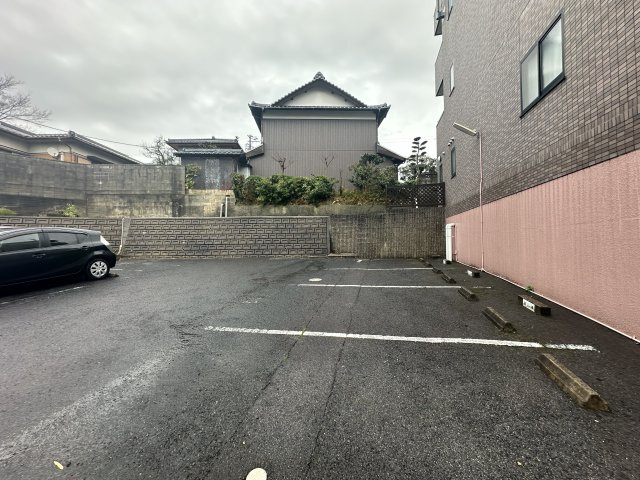 セレニール和合IIの駐車場