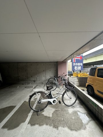 セレニール和合IIの駐車場