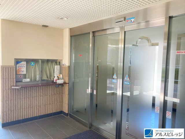 ライオンズガーデン鶴瀬のエントランス