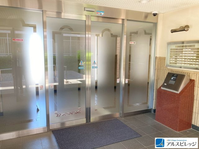 ライオンズガーデン鶴瀬のエントランス