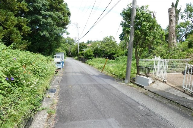 伊豆高原土地の前面道路含む現地写真