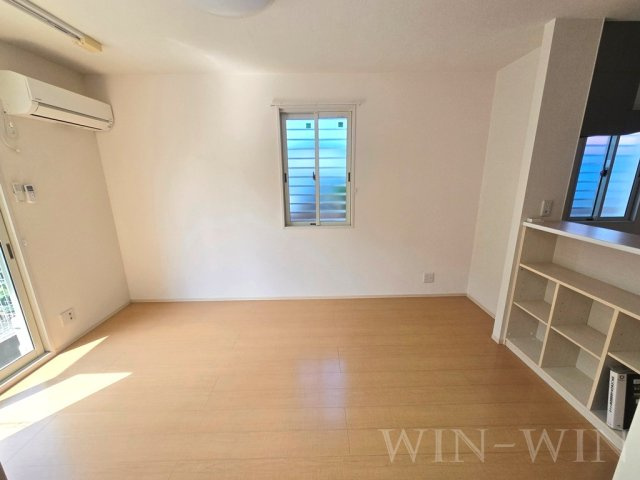 メゾハイネスの居間・リビング