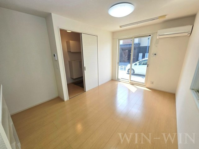 メゾハイネスの居間・リビング