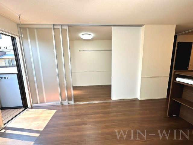 メゾン ラ・ヴェリテ Bの居間・リビング